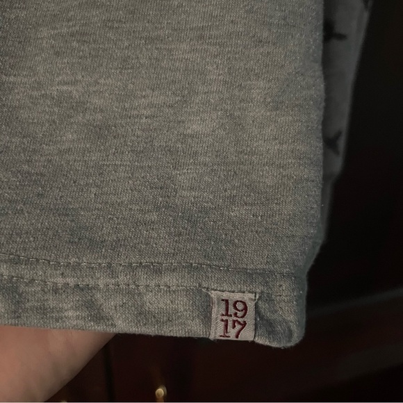 Sovereign Code gray crewneck sweatshirt bird pattern sleeves size medium - Picture 9 of 9